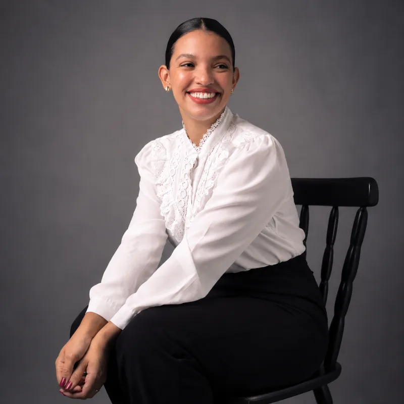 Dra. Mayume, cirurgiã-dentista cliente da Capim